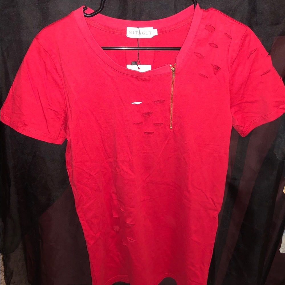❤️2 for $20❤️Red trendy ripped shirt w/side zipper
